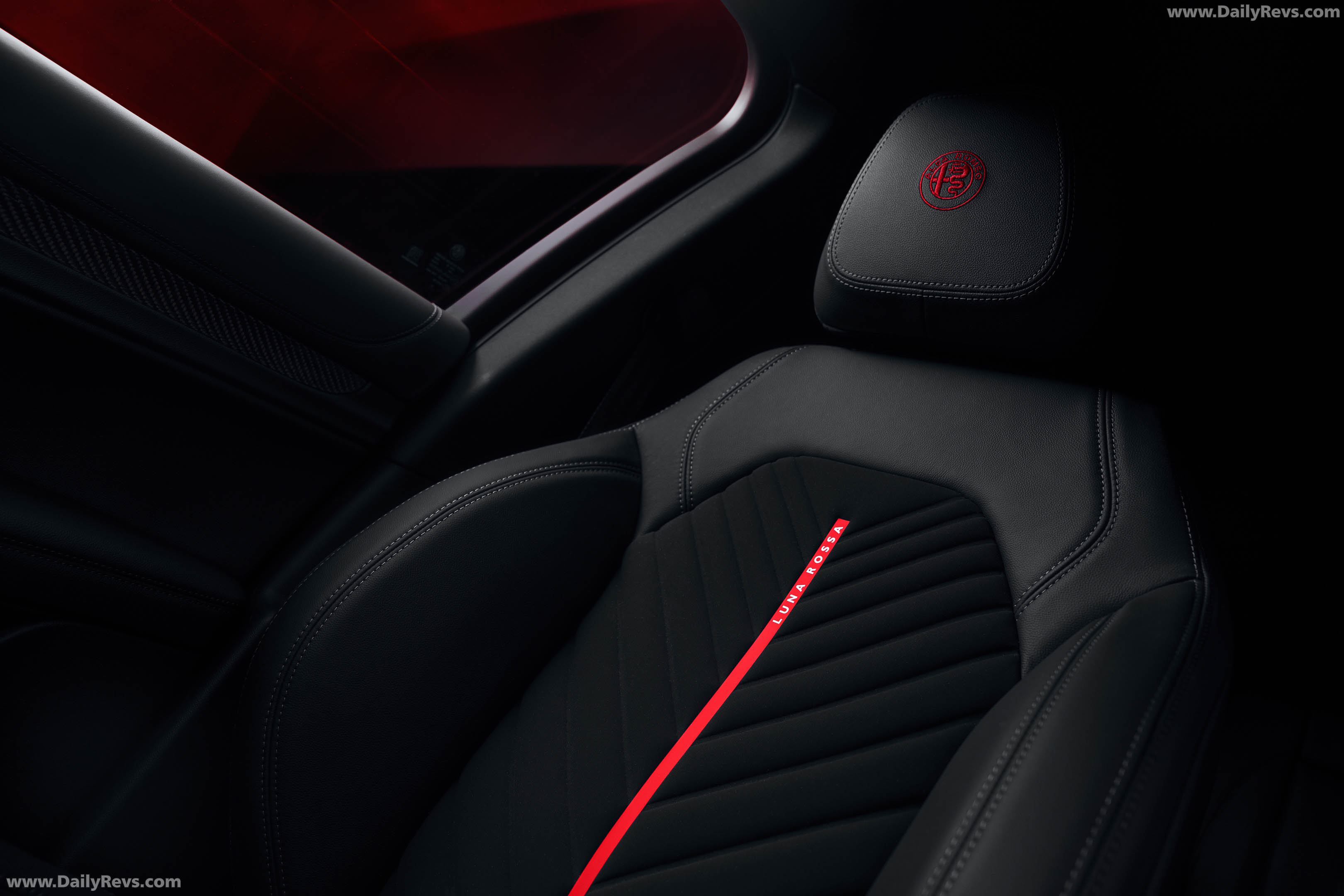 2027 Alfa Romeo Stelvio Luna Rossa Interior